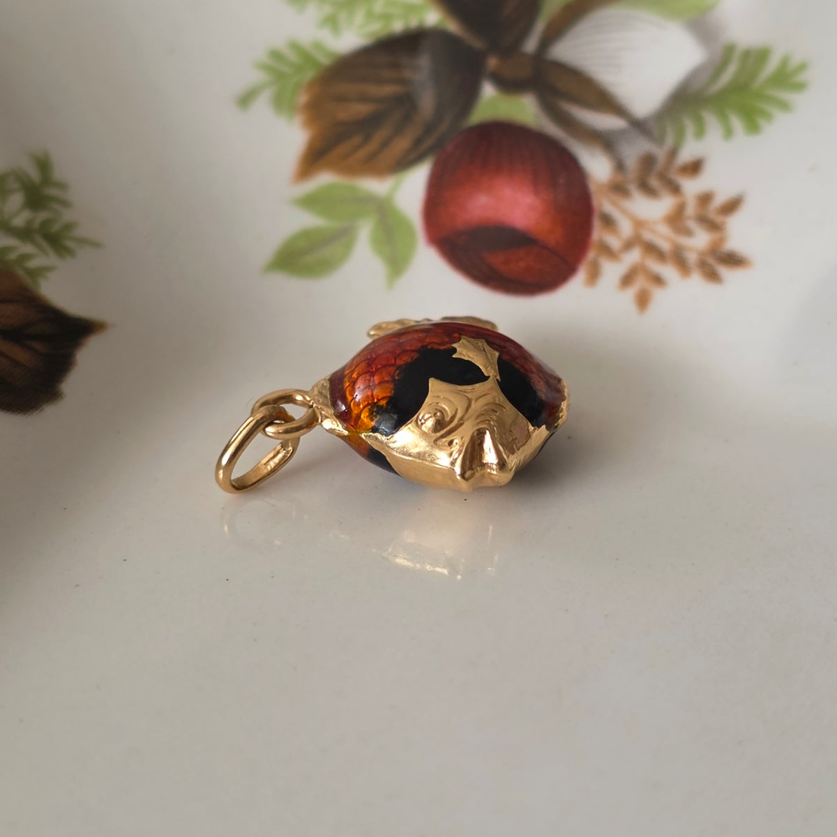 Vintage 18k gouden hanger vis emaille