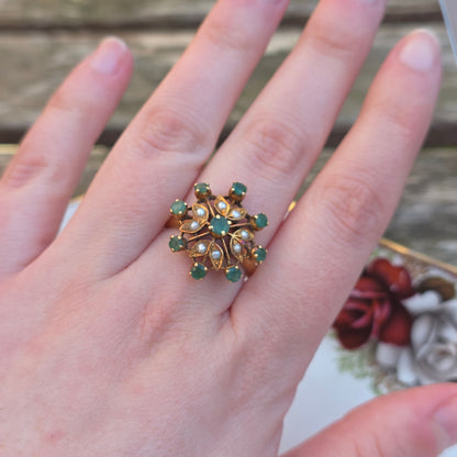 Antieke 21.6k gouden ring met smaragd en zaadparel