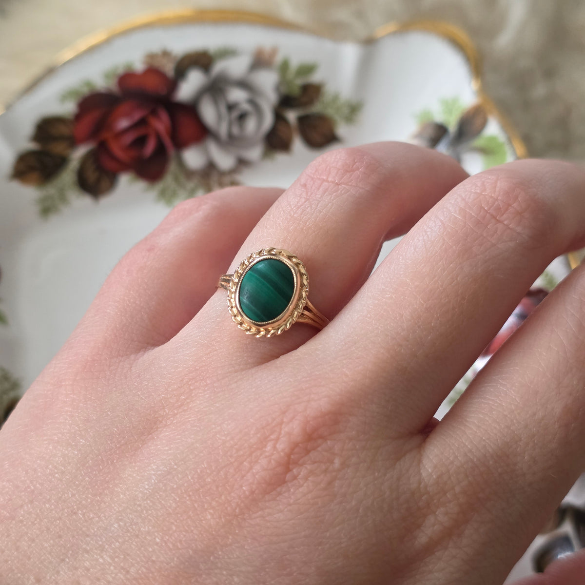 Vintage 14k gold ring malachite