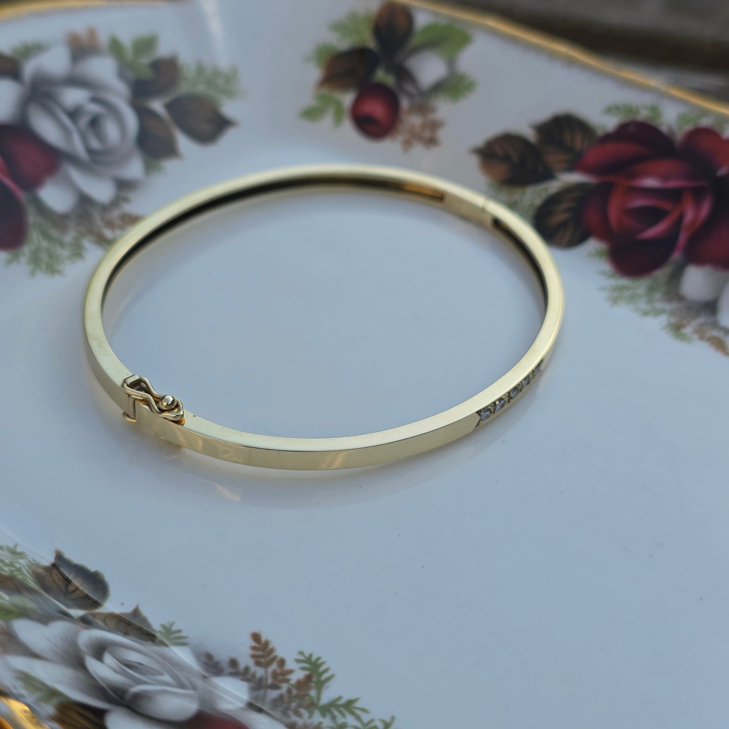 Vintage 14k gouden bangle armband met 5 diamanten