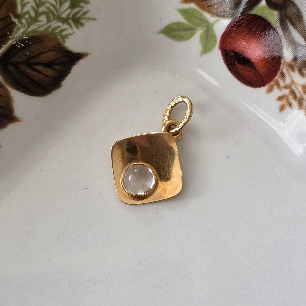 Vintage 18k gouden hanger met kwarts cabochon