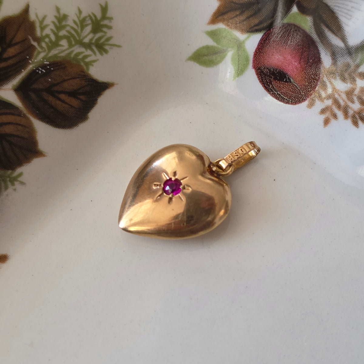 Vintage 18k gouden hanger hart robijn