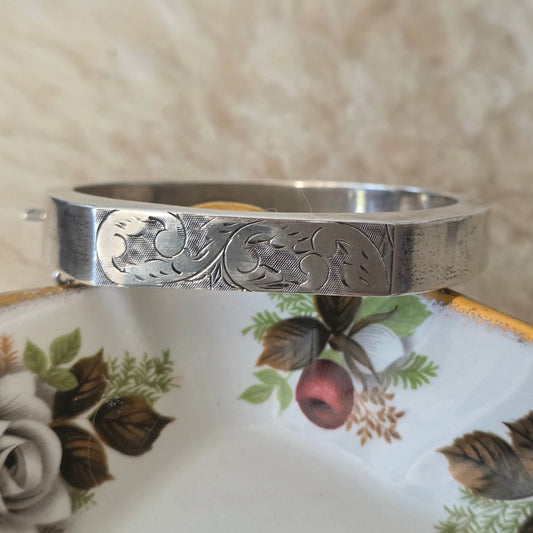 Vintage zilveren bangle gravure