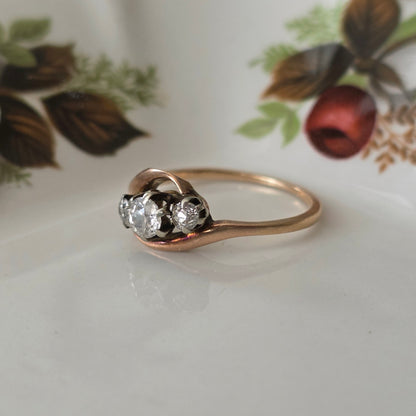 Antique 14k gold ring with 0.36ct diamonds