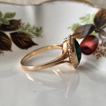 Vintage 14k gold ring malachite
