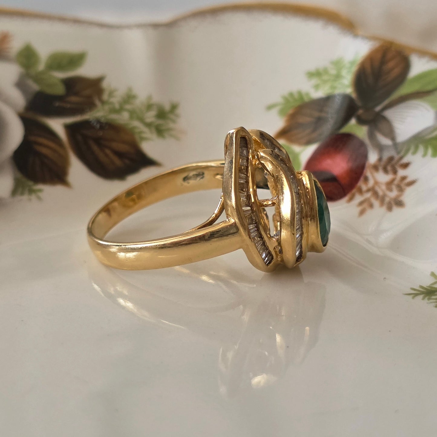 Vintage 18k gouden ring met smaragd en diamanten