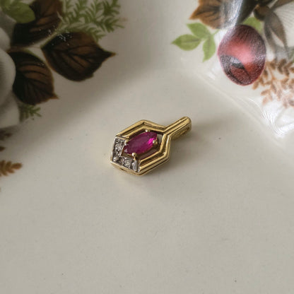 Vintage 14k gouden hangertje diamant en robijn