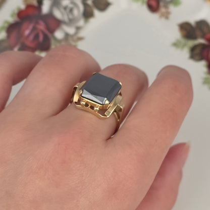 Vintage 14k gold ring with hematite