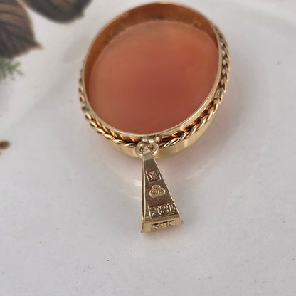 Vintage 18k gold pendant with cameo