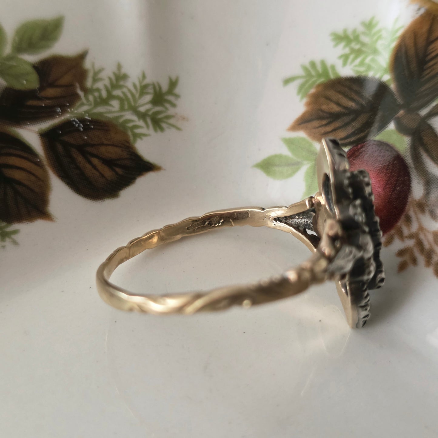 Antieke 14k gouden en zilver ring roosdiamant navette