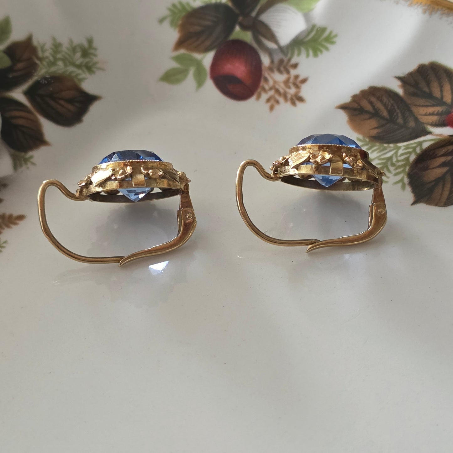 Vintage 14k gold earrings with topaz and flower details
