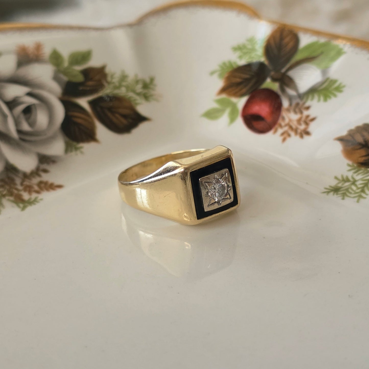 Vintage 14k gouden zegelring met onyx en diamant