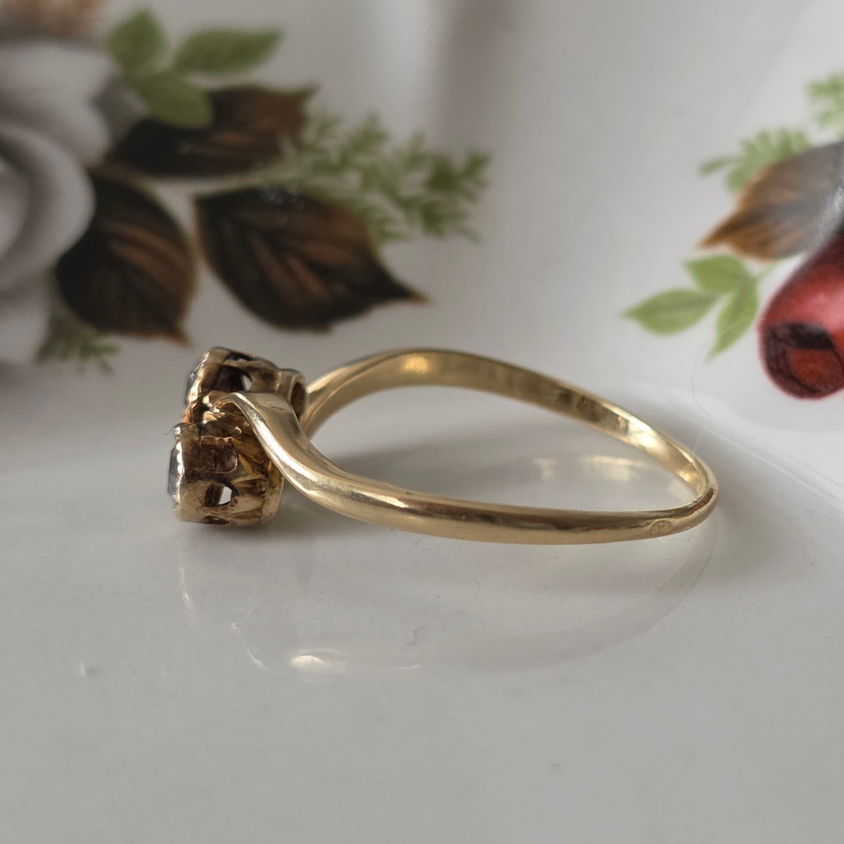 Antieke 14k gouden ring met roosdiamanten