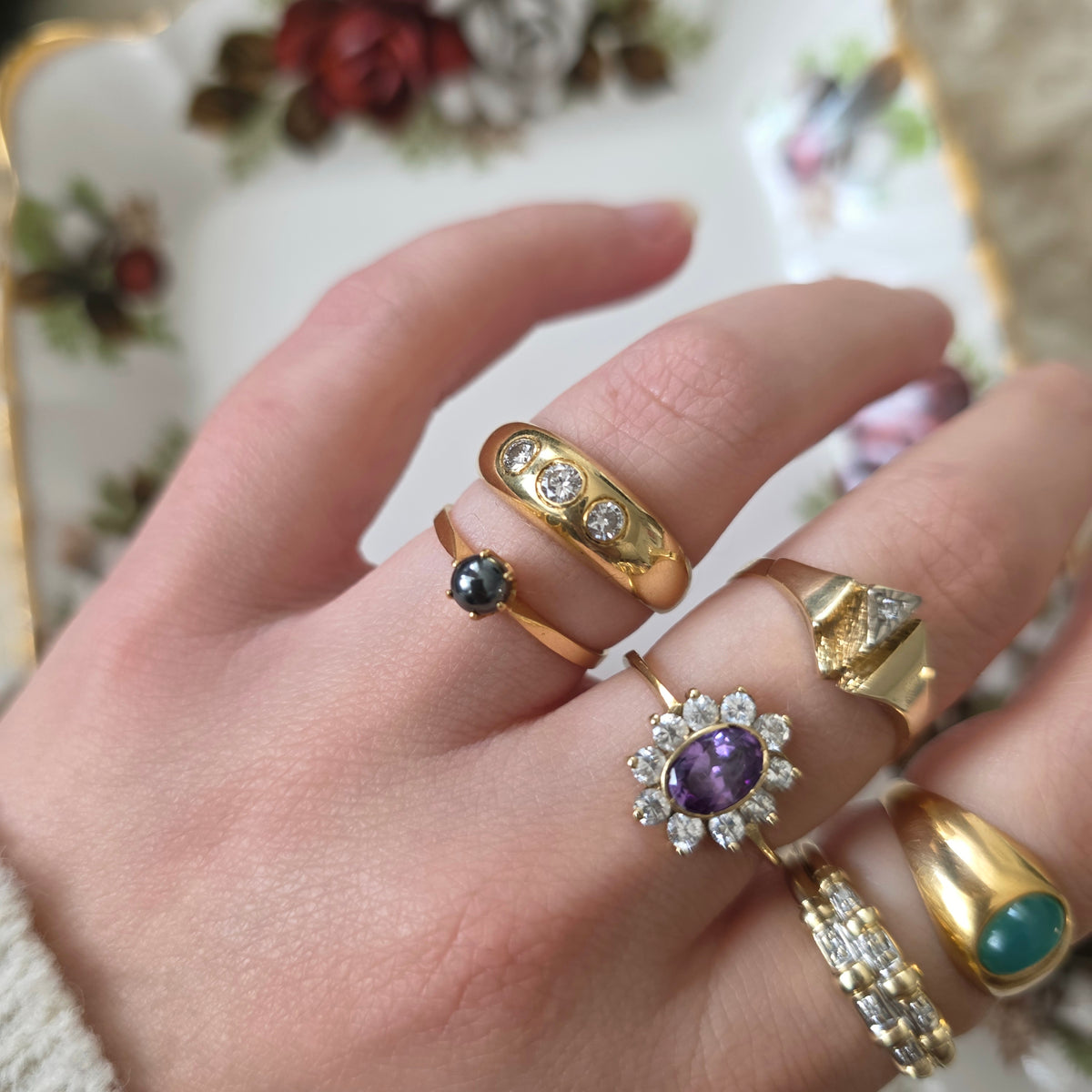 Vintage 18k gold hematite ring