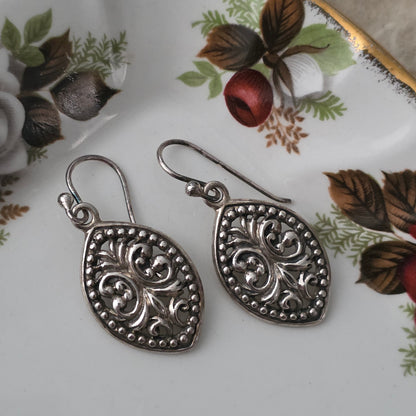 Barse Zilver Oorhangers Scroll Teardrop