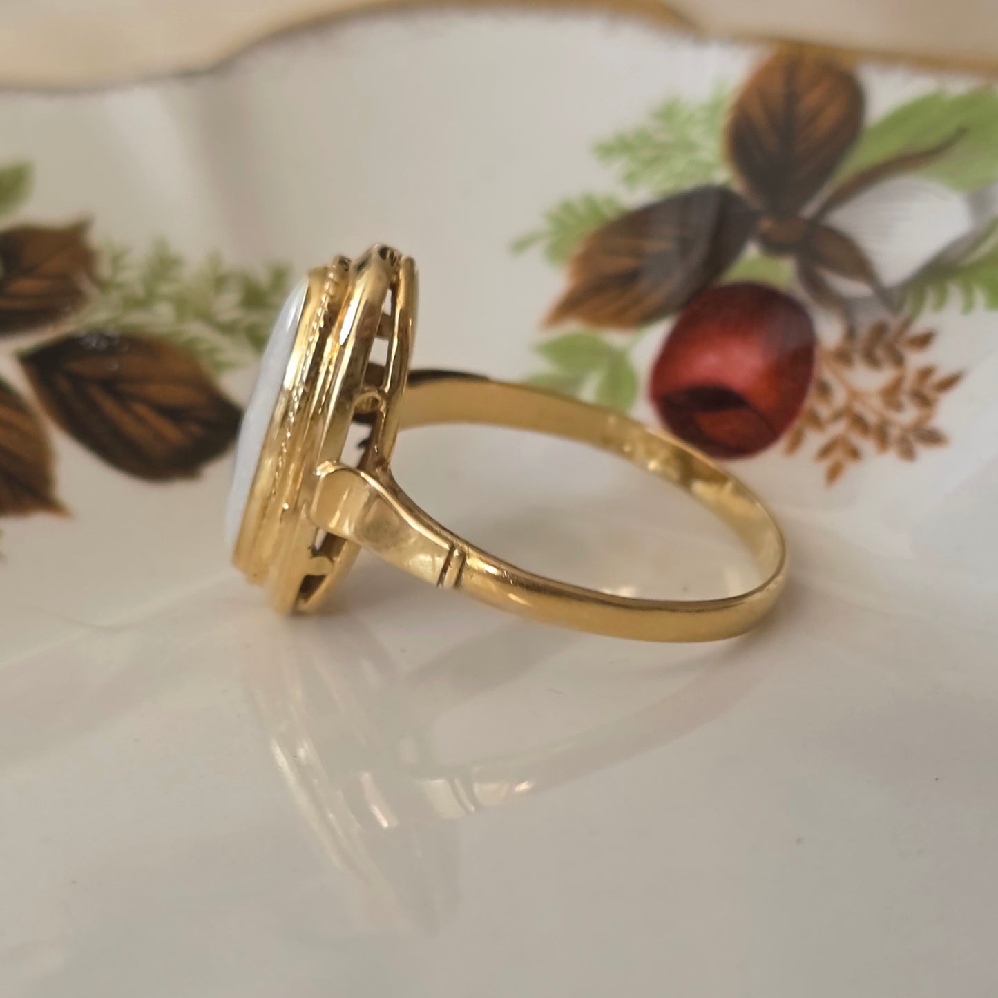 Vintage 14k gouden ring met witte opaal