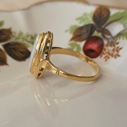 Vintage 14k gouden ring met witte opaal