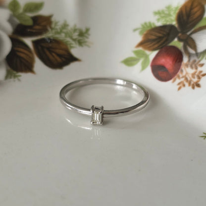 Vintage 14k witgouden ring met diamant baguette