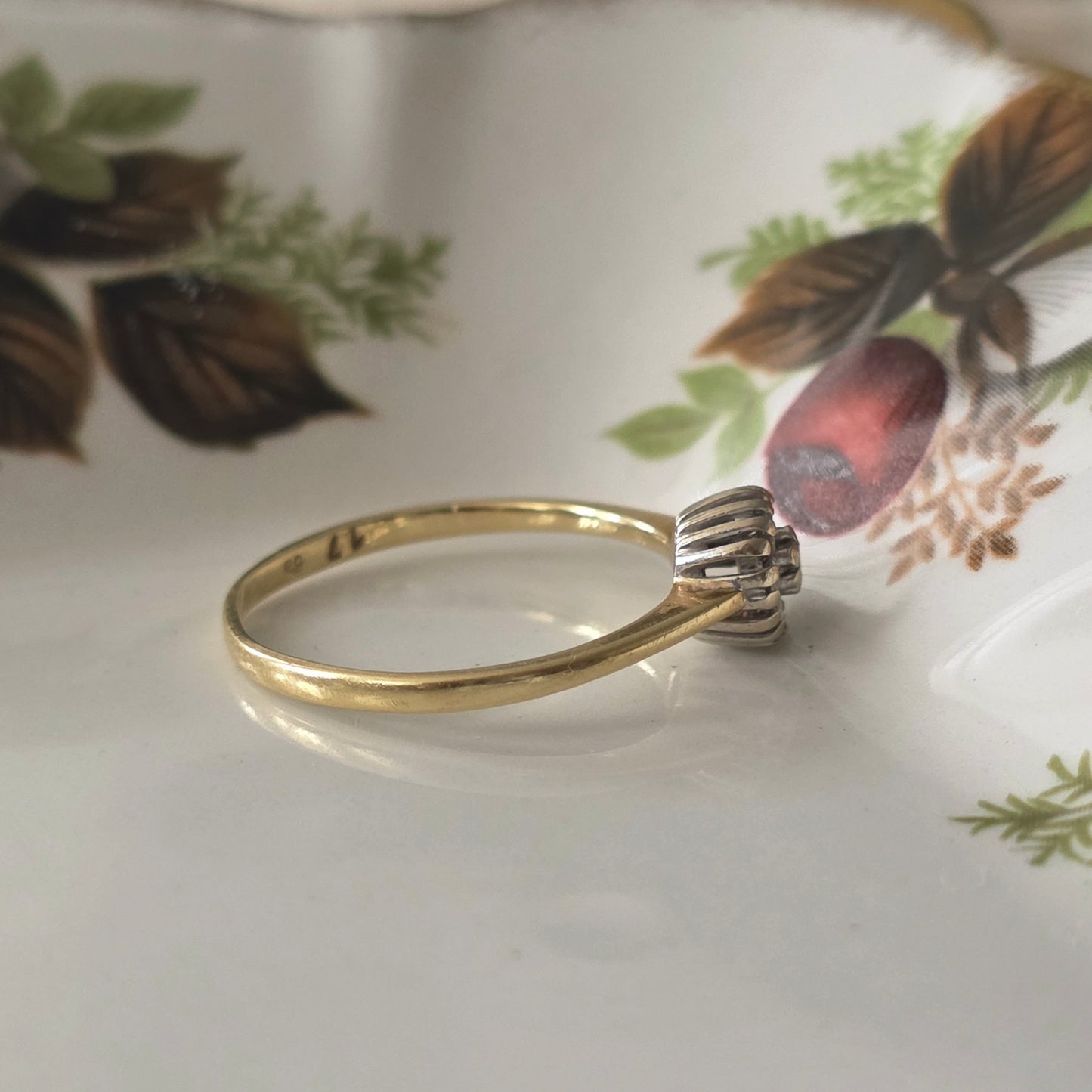 Vintage 14k gold diamond cluster ring