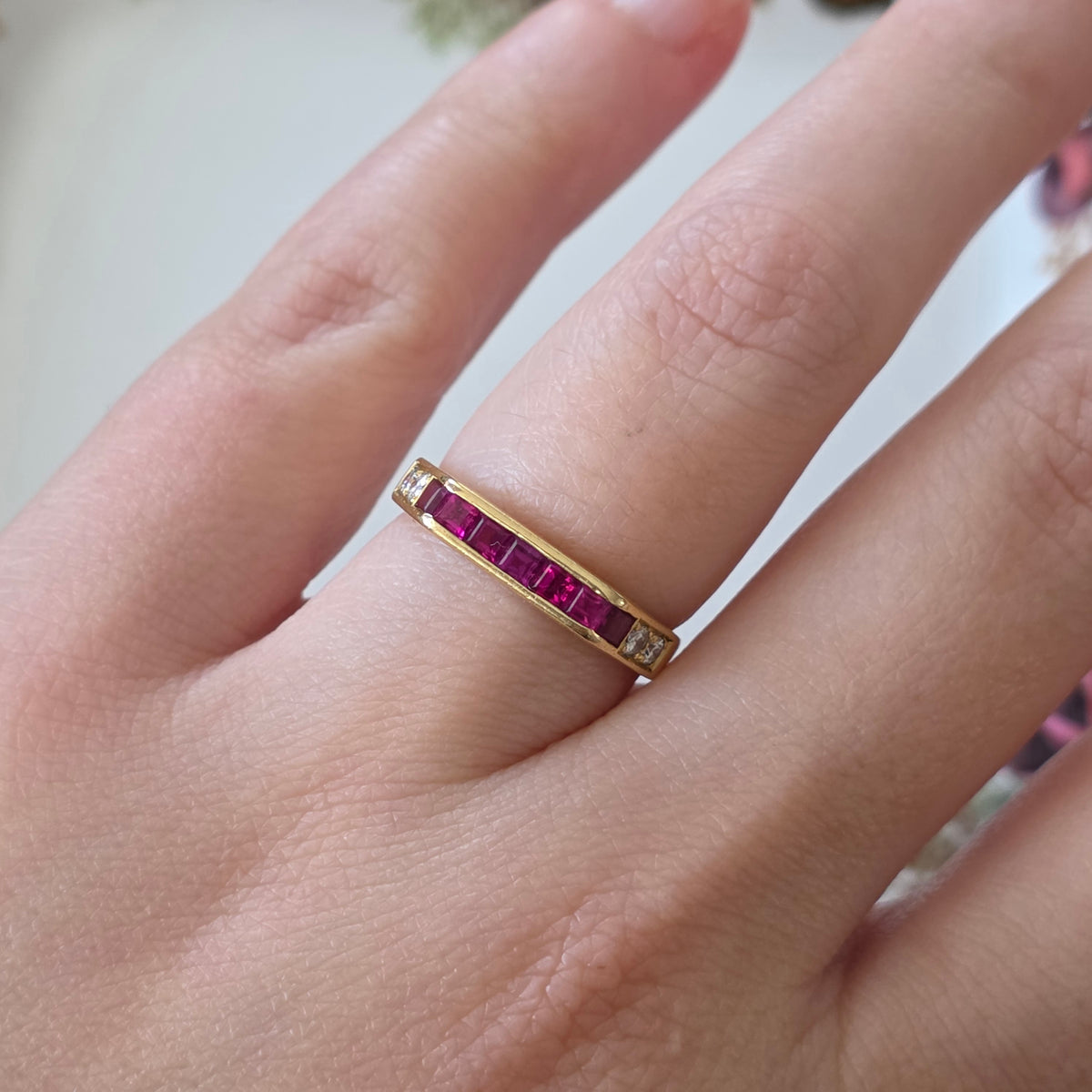 Vintage 18k gouden ring met robijn en diamant