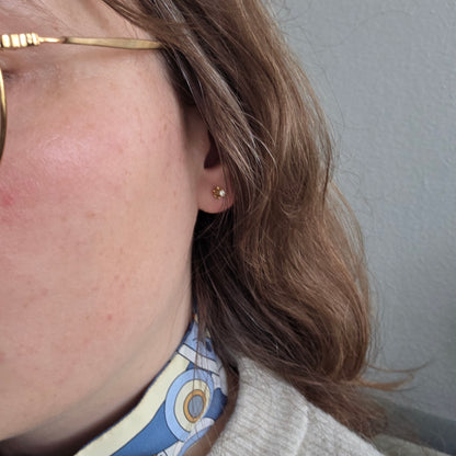 Vintage 14k gouden oorstekers diamant 0,08ct
