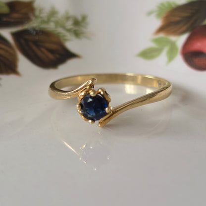Vintage 14k gouden ring solitair saffier
