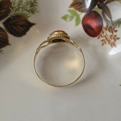 Vintage 14k gouden ring met bloedkoraal