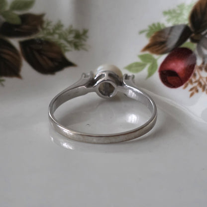 Vintage 14k witgouden ring met parel en diamanten