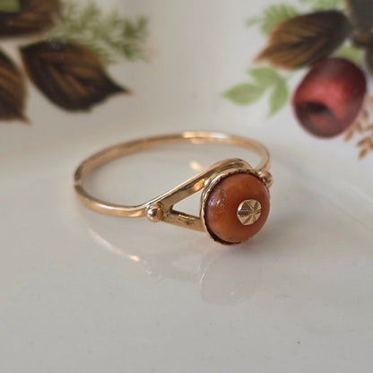 Antique 14k gold ring with red coral