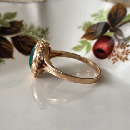 Vintage 14k gold ring malachite