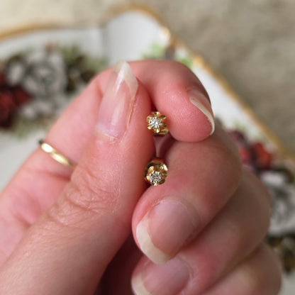 Vintage 14k gouden oorstekers diamant 0,08ct