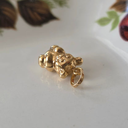 Vintage 18k gold teddy bear pendant