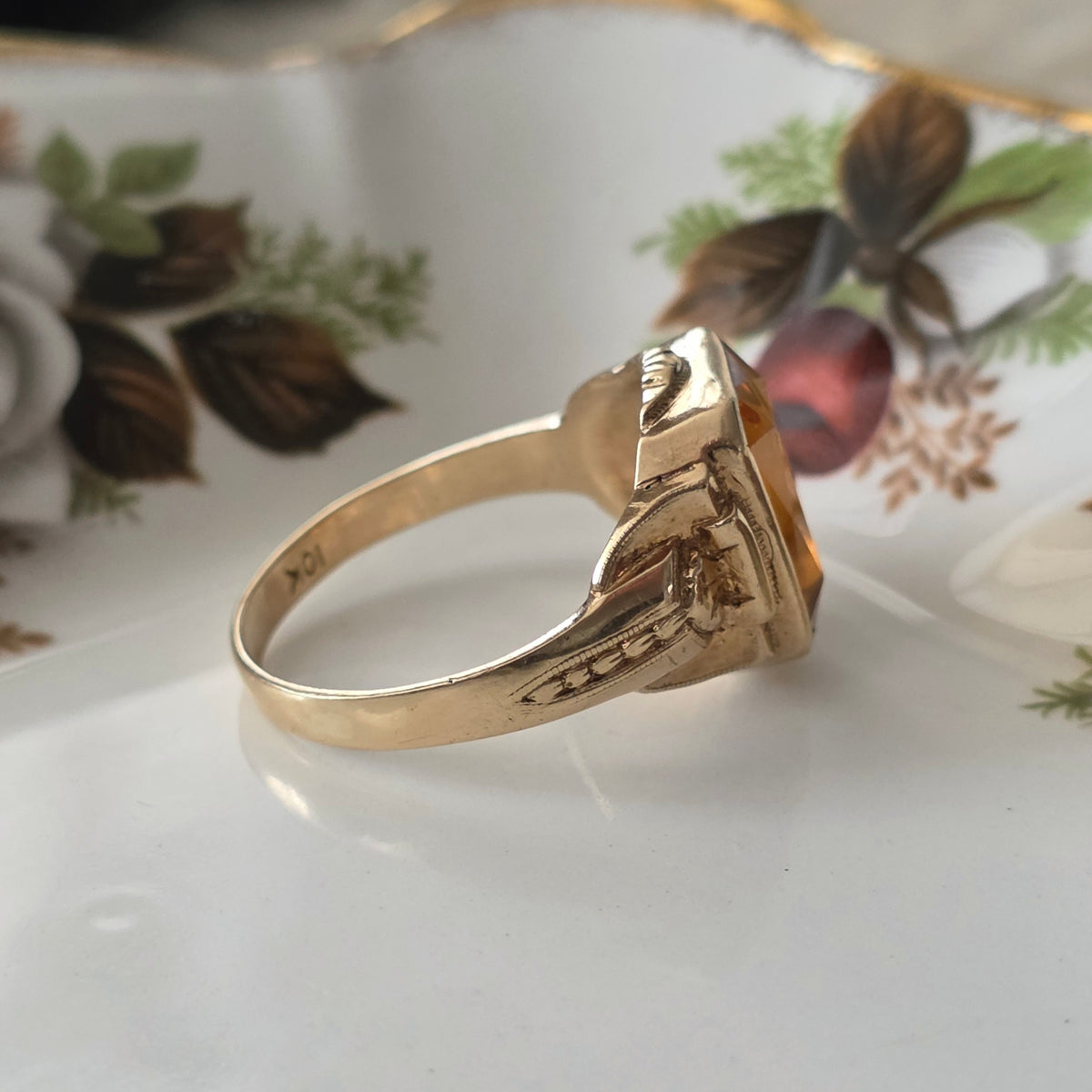 Vintage 10k ring with citrine