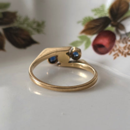 Vintage 18k gold ring with diamond and sapphire