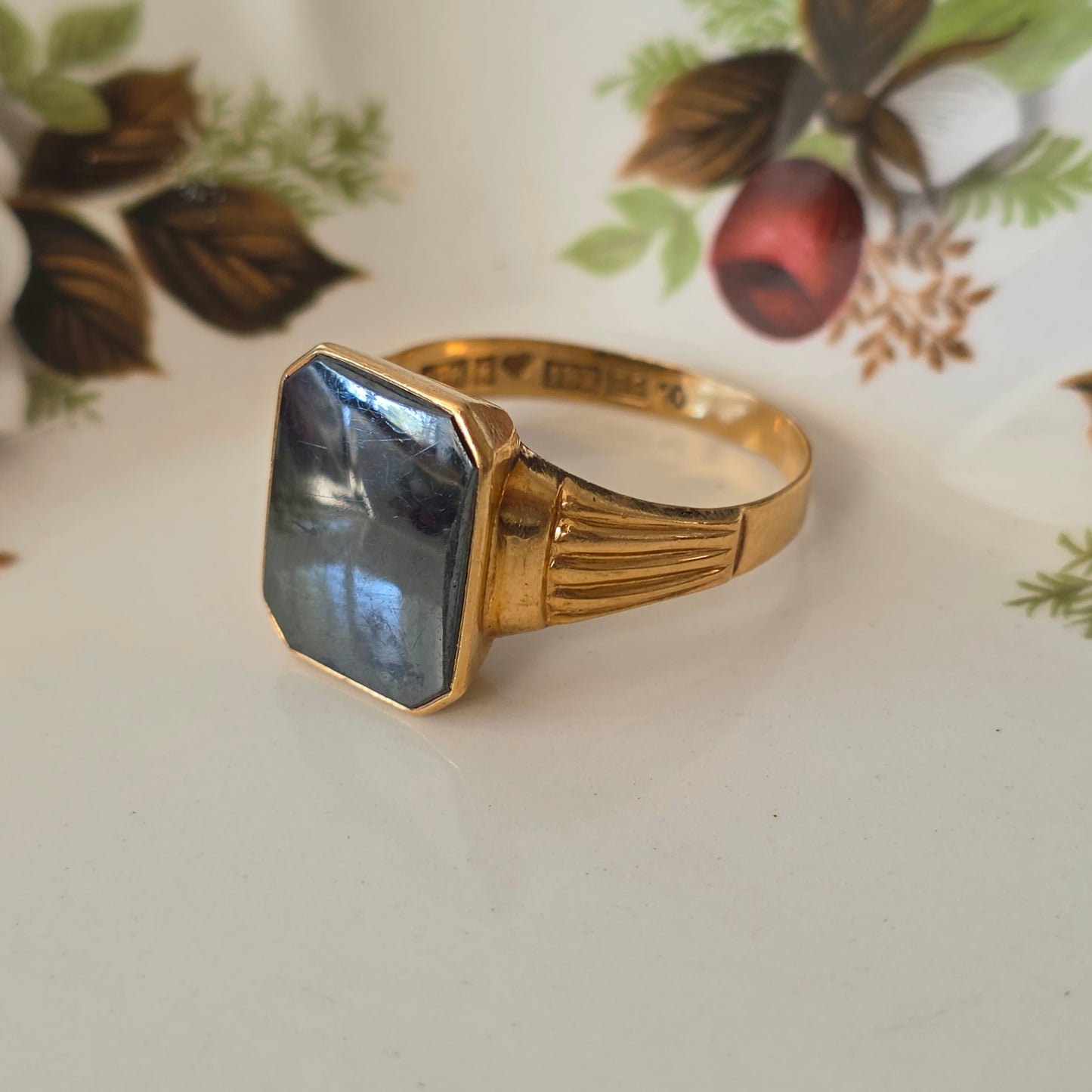 Vintage 18k gouden zegelring met hematiet