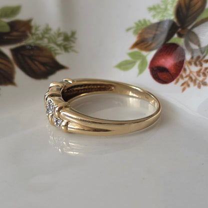 Vintage 14k gold ring with diamonds