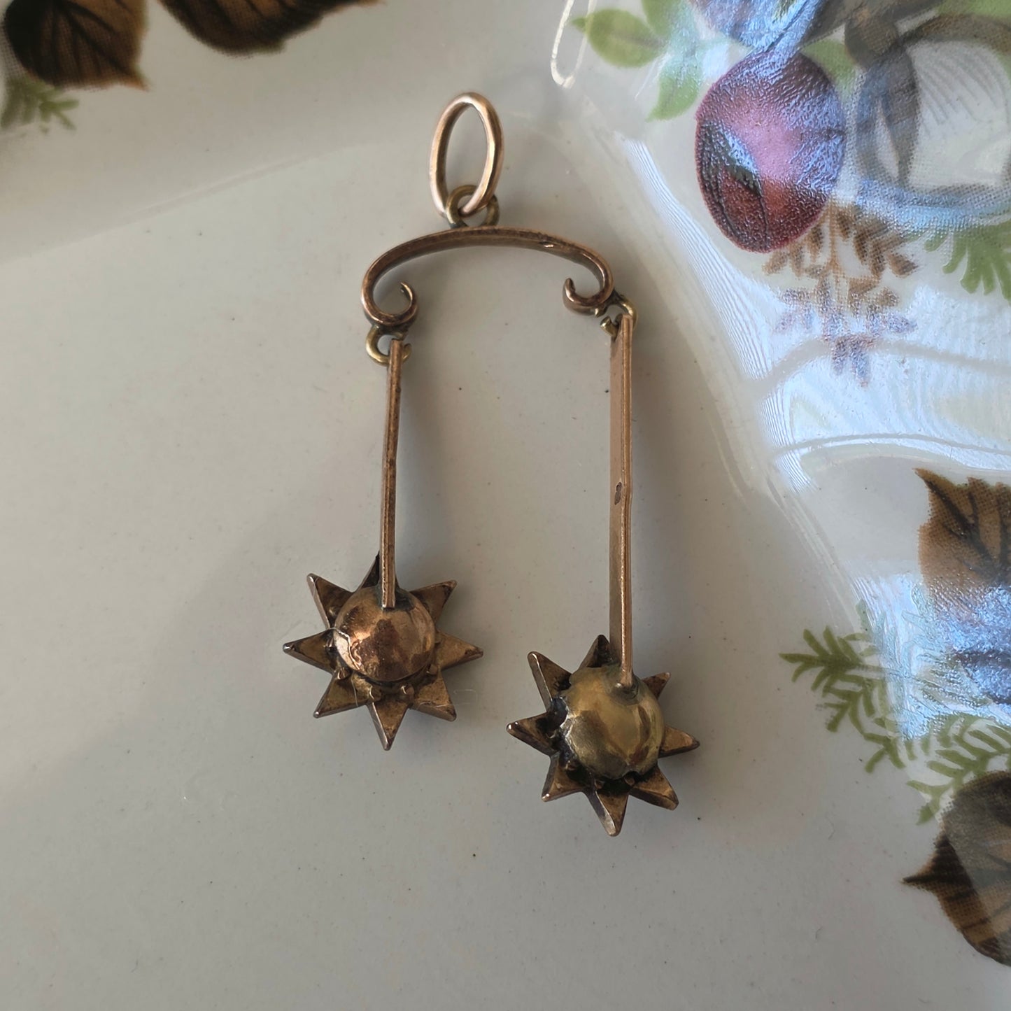 Antieke 14k gouden hanger sterren met roosdiamanten