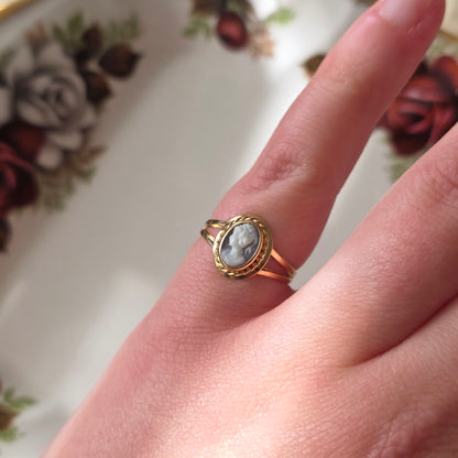Vintage 18k ring met blauwe camee