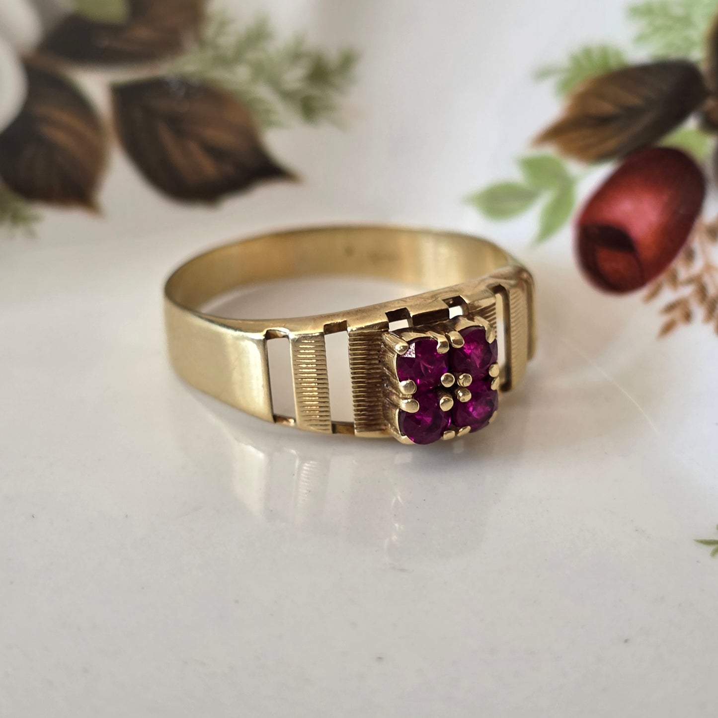 Vintage 14k gold ring with diamonds and ruby