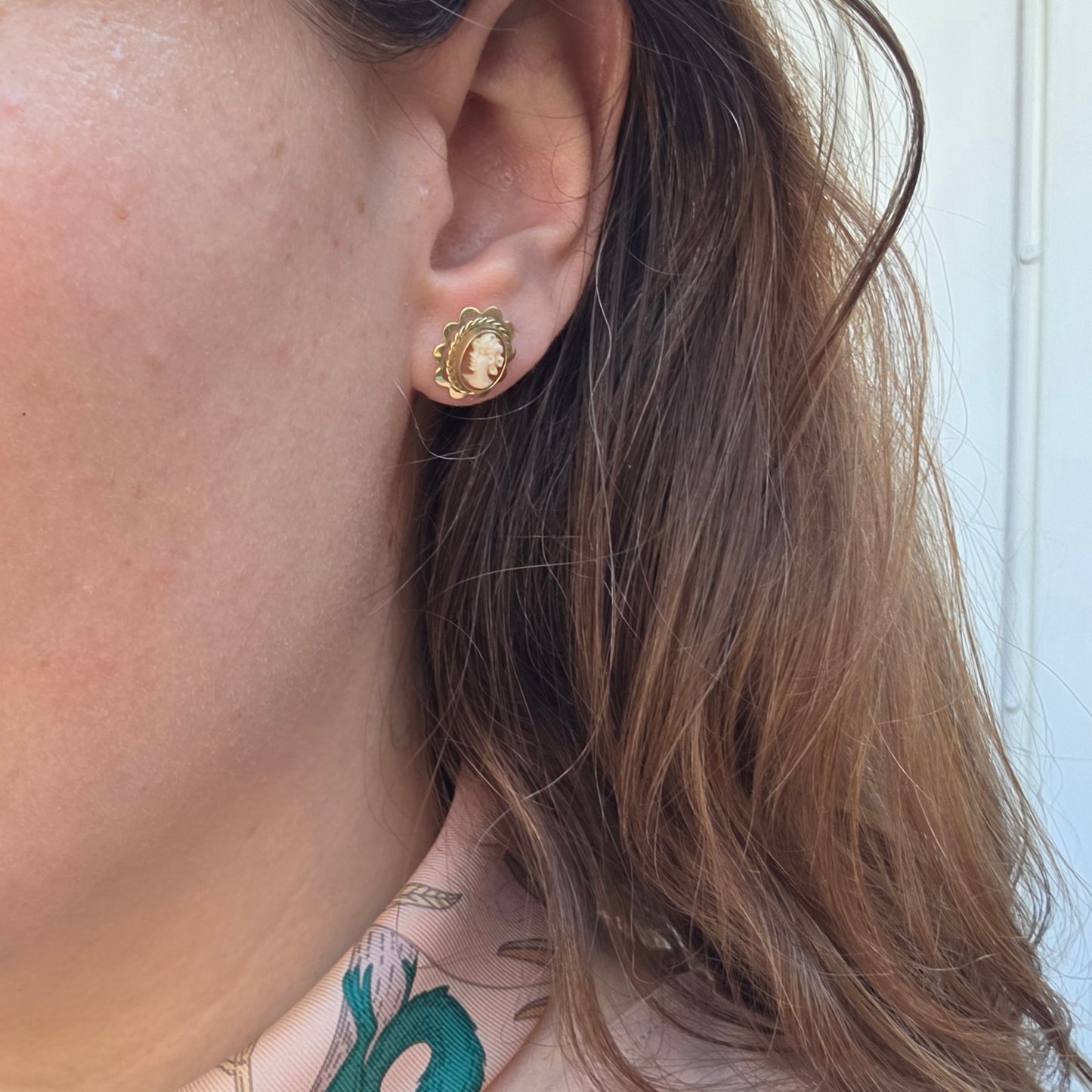 Vintage 14k gouden oorstekers camee