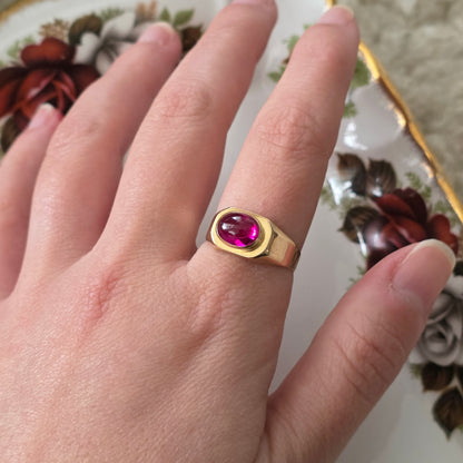 Vintage 18k gouden zegelring met robijn