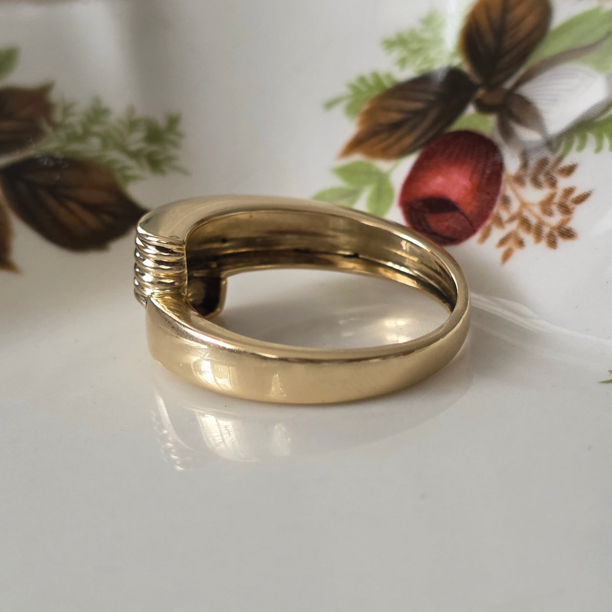 Vintage 14k gold overlap ring
