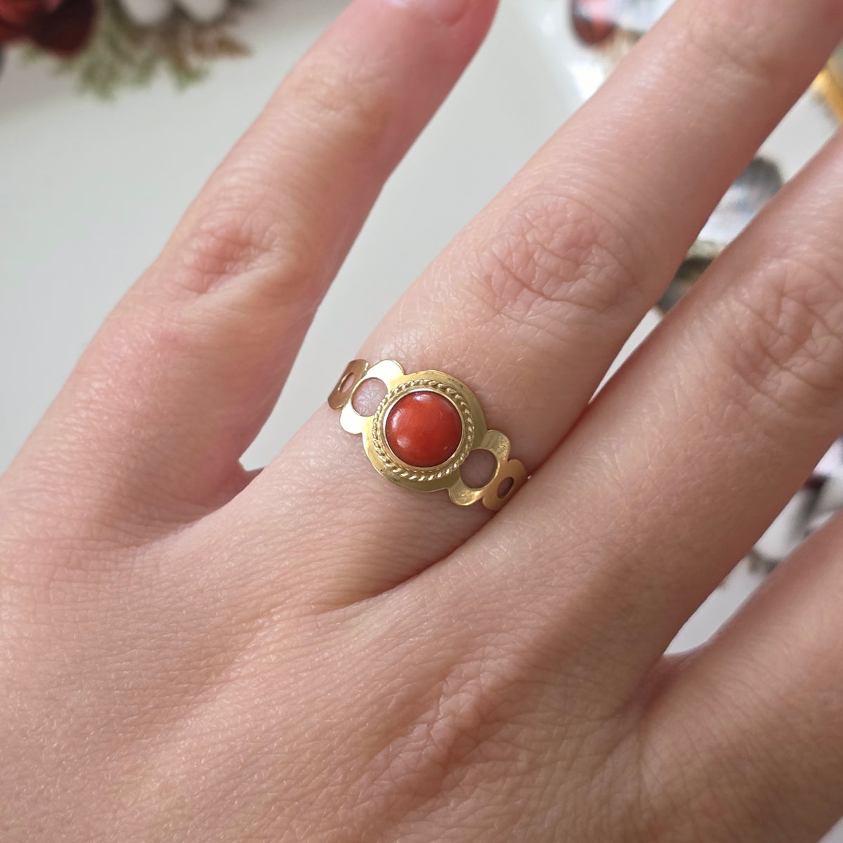 Vintage 14k gouden ring met bloedkoraal