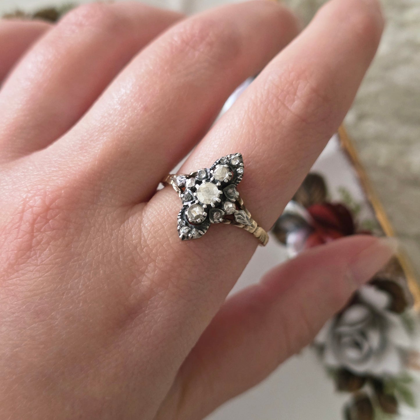 Antieke 14k gouden en zilver ring roosdiamant navette