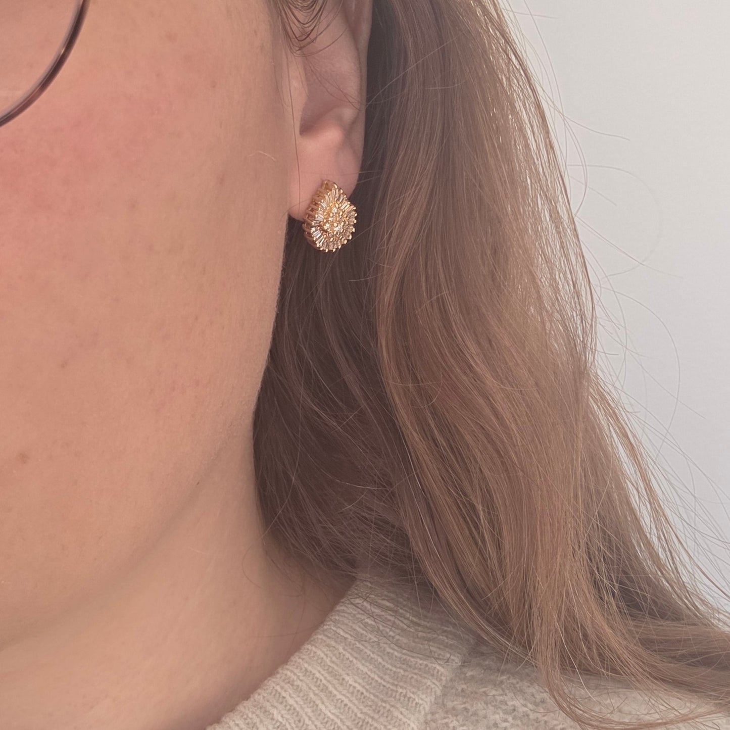 Vintage 14k gold diamond stud earrings pear