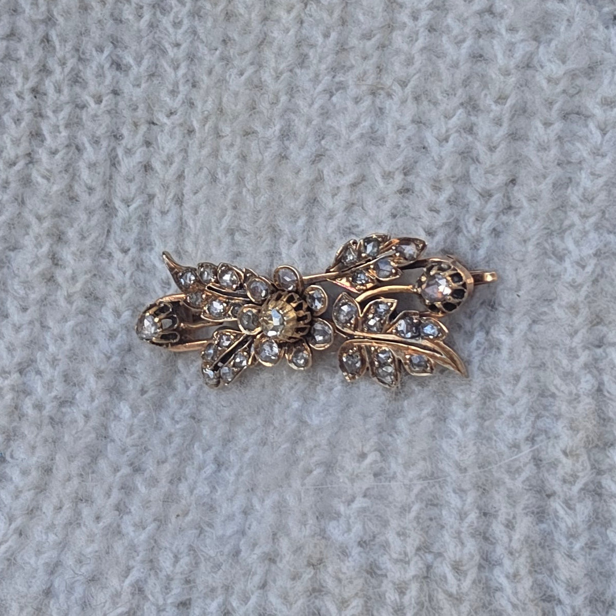 Antieke 14k gouden roosdiamant broche bloemtak en tremblant