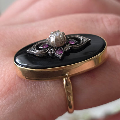 Antieke 14k gouden ring met onyx, robijnen en roosdiamant
