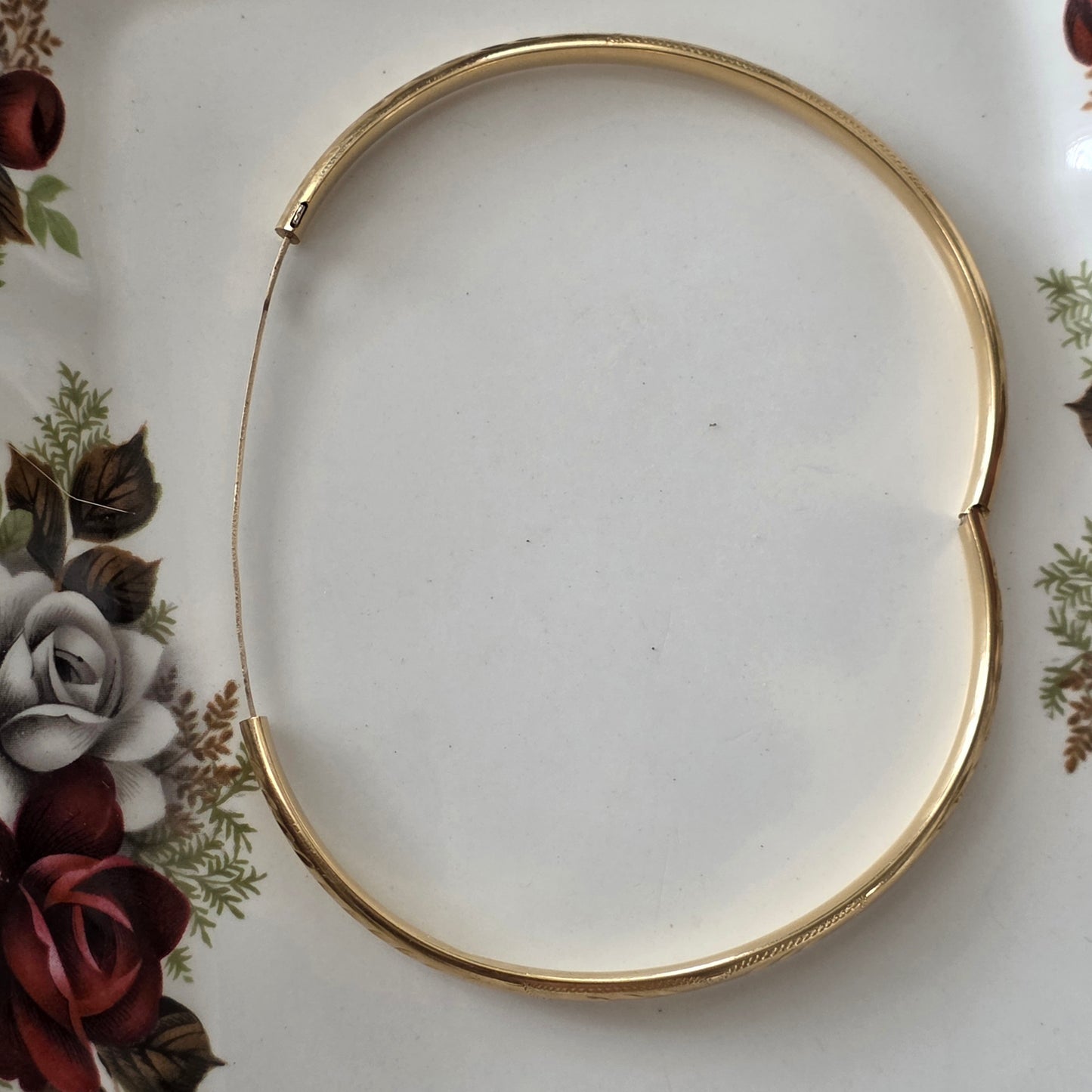 Vintage 18k gouden bangle armband met gravures