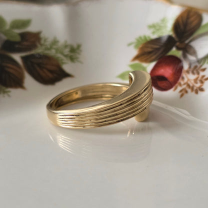 Vintage 14k gold overlap ring
