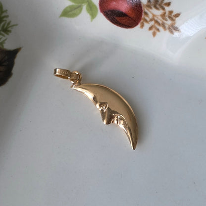 Vintage 18k gold moon pendant